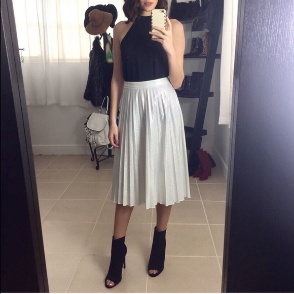 Silver Pleated Midi Skirt - Picture 4 of 5